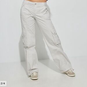 Garage Chicago Cargo Pants in Cement grey/cream